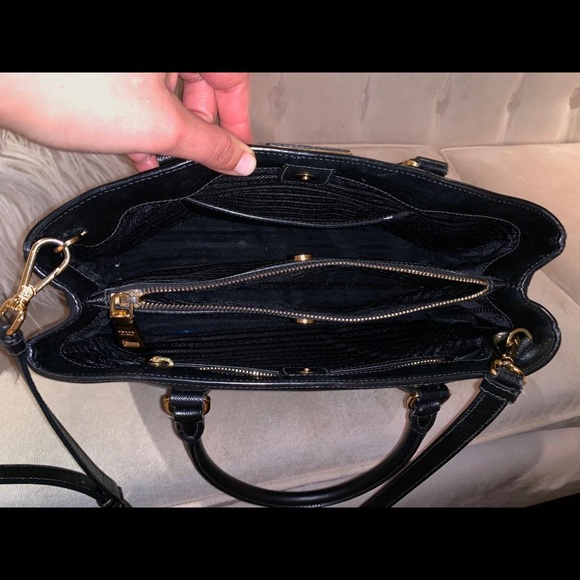 Authentic Prada Staffiano Black Tote bag - Picture 2 of 3
